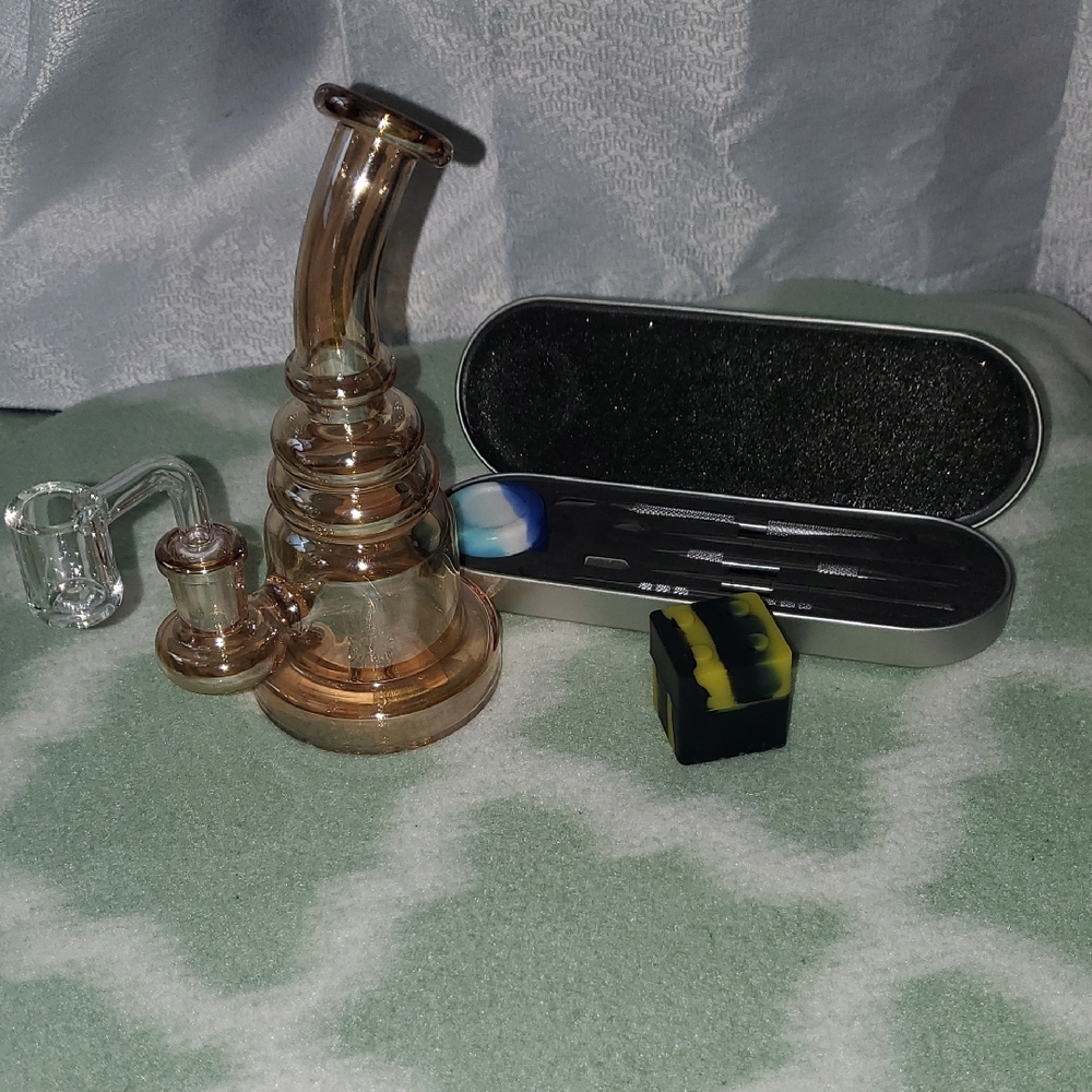 Gold Glass Dab Rig
